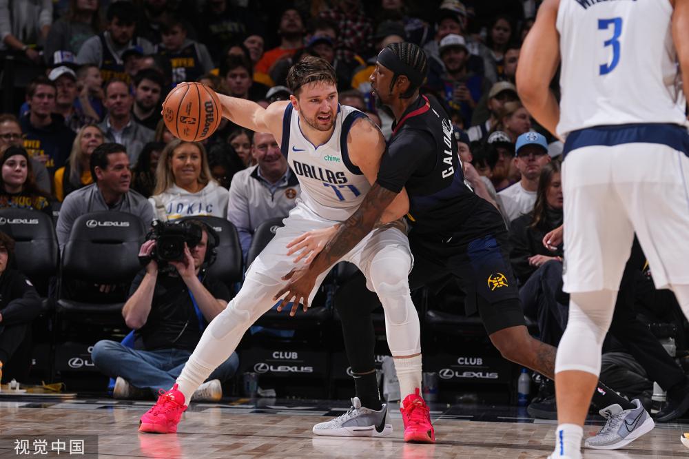 是他的大腿 是他的大腿